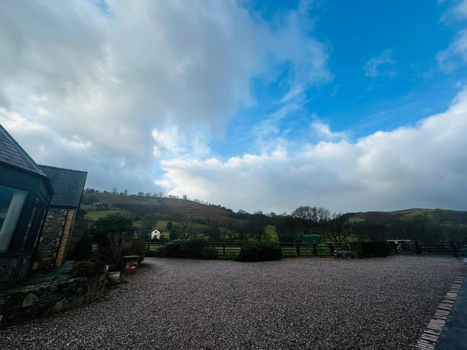The Retreat Villa Llanrhaeadr-ym-Mochnant Eksteriør bilde